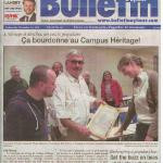 ​Chasseur-écologiste local Bob Valcov et étudiants de l'apiculture au College Heritage: Bulletin d'Aylmer.