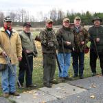 Fred Pratt, Gaston Goulet, Roman Pillwein, Henri Lacasse, Gary Tennison et Bob Valcov au champ de tir Connaught.